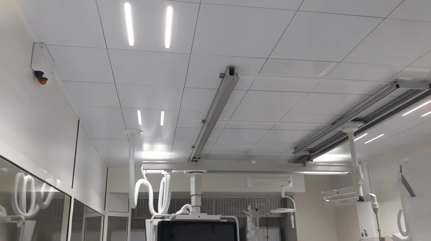 plafond salle propre