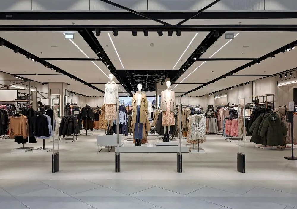 L'intérieur du centre commercial
